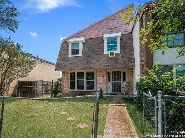 Townhouse for sale in San Antonio