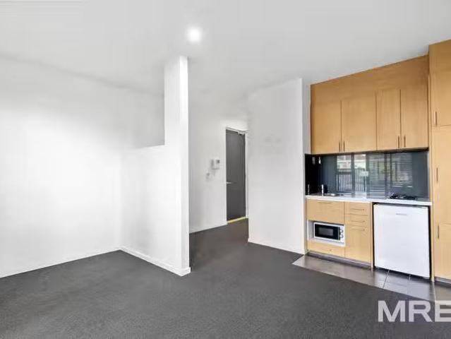 Apartment for rent in Carlton