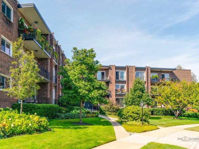 Condo for sale in Lake Forest, Illinois