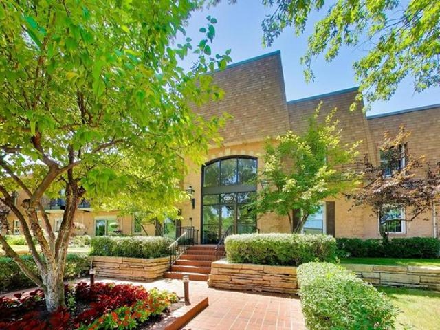 Condo for sale in Highland Park, Illinois
