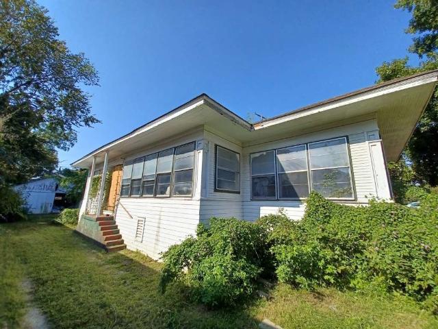 House for sale in Denison, Grayson County