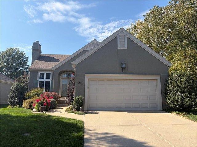 House for sale in Fontainebleau, Overland Park