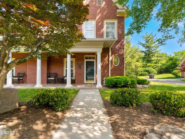 Condo for sale in Farragut Condo for sale in Farragut
