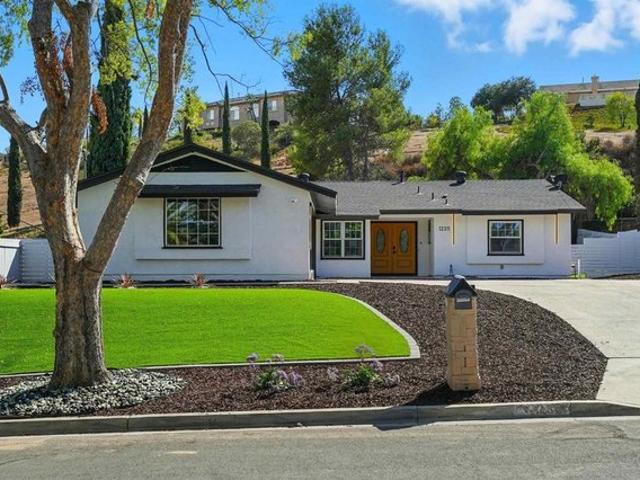 House for sale in Holland, Poway