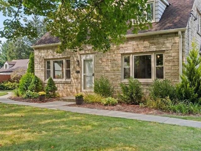 House for sale in Franklin, Milwaukee County