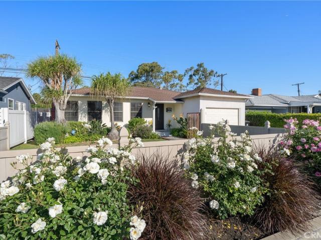 House for sale in Alsace, Canoga Park