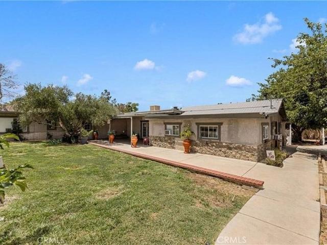 House for sale in Pearblossom, California
