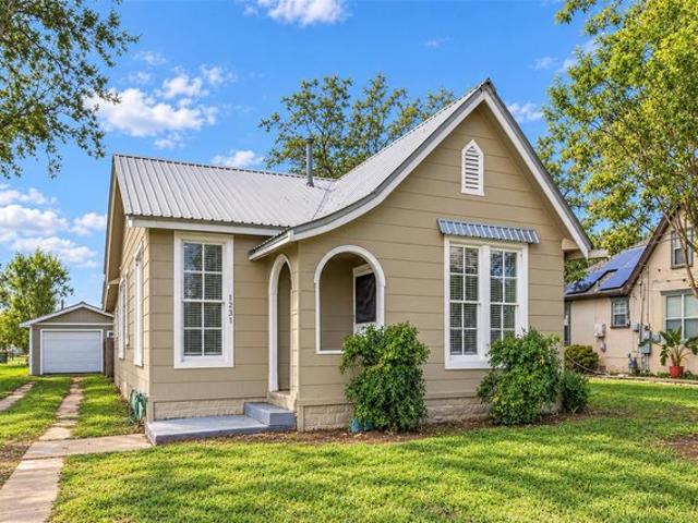 House for sale in Gonzales, Gonzales County