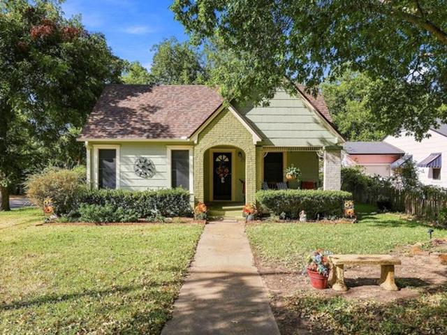 House for sale in Denison, Grayson County