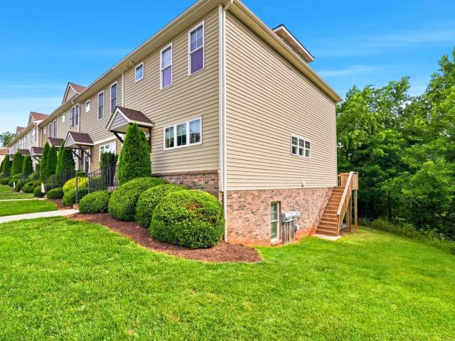 Townhouse for sale in Virginia