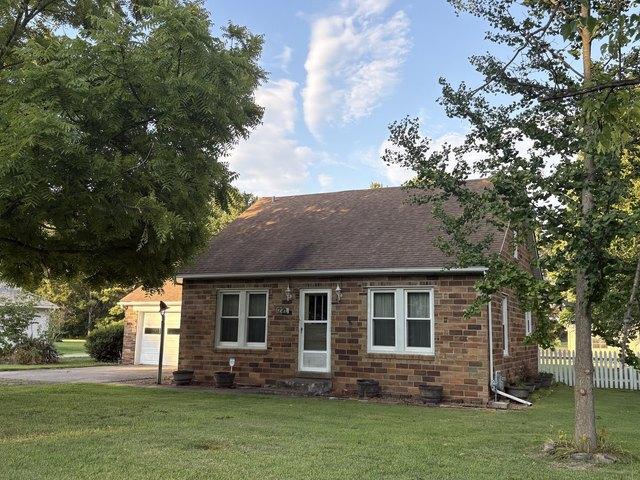 House for sale in Murphysboro, Illinois