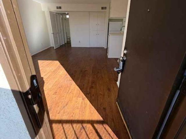 Apartment for rent in Canoga Park, California
