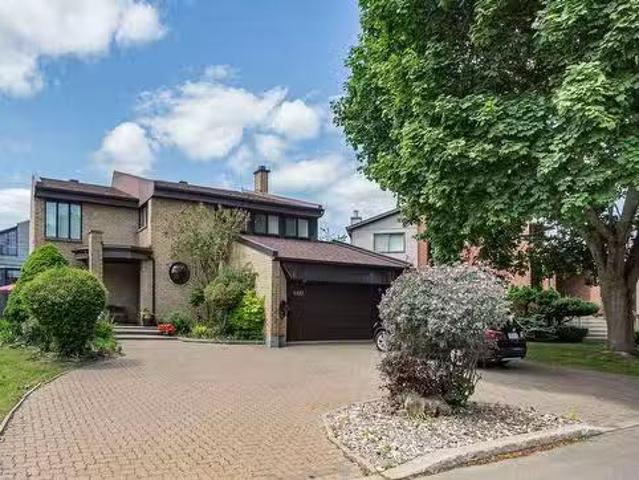 House for sale in Dollard-des-ormeaux