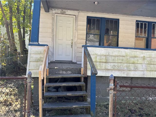House for sale in Lincoln Heights, Steubenville