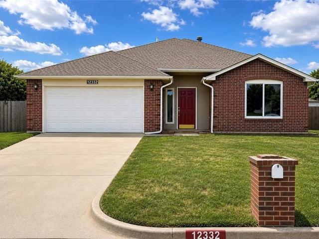 House for sale in Yukon, Canadian County