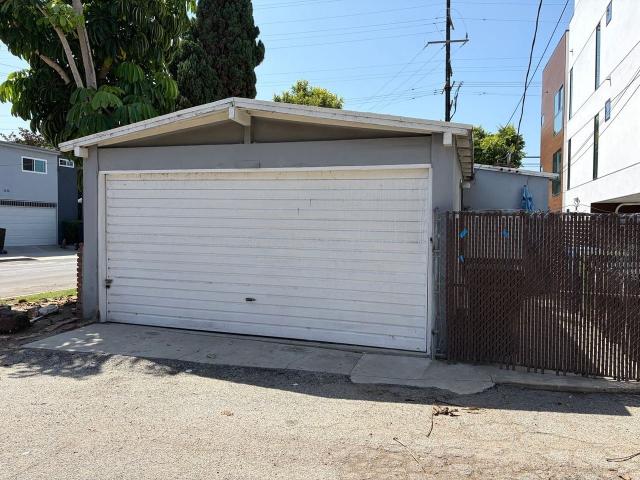 Apartment for rent in Canoga Park, California
