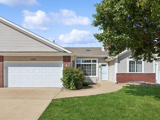 Condo for sale in Cedar Rapids, Linn County
