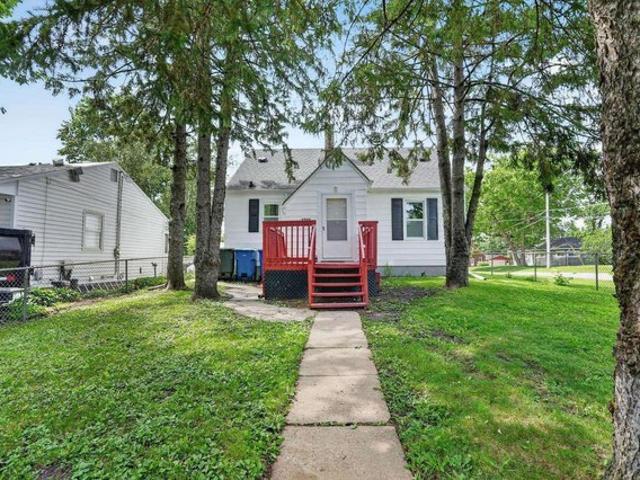 House for sale in Waterloo, Iowa