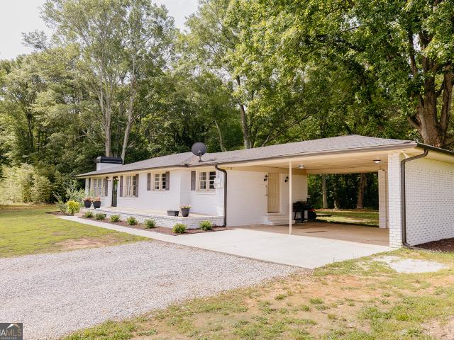 House for sale in Statham, Georgia