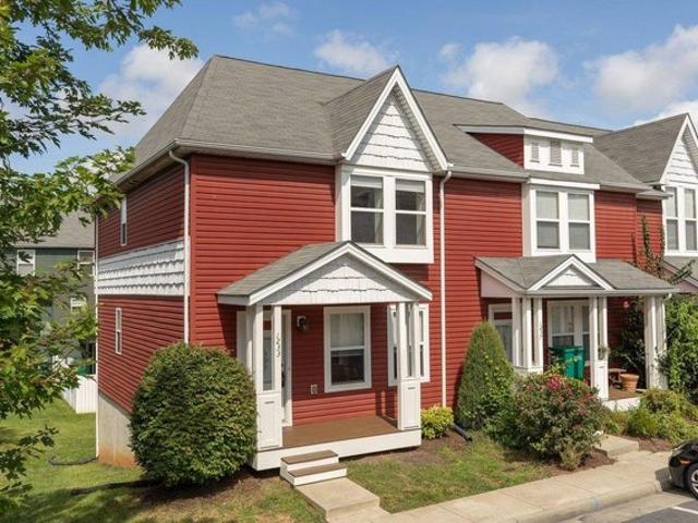 Townhouse for sale in Virginia