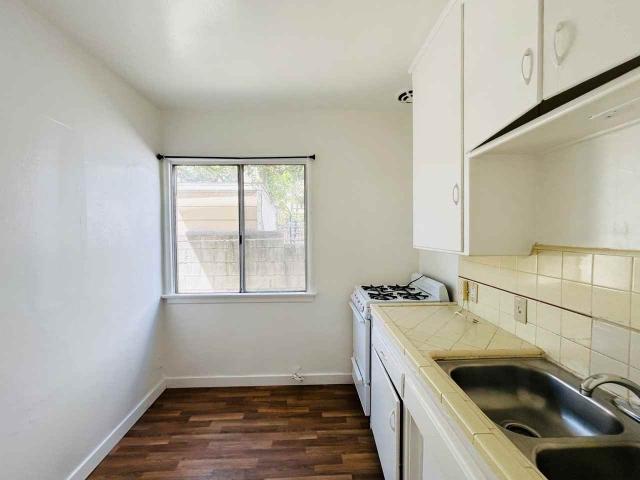 Apartment for rent in Canoga Park, California