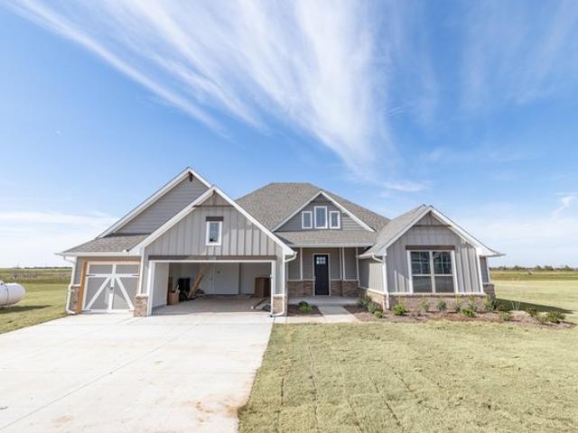 House for sale in Cashion, Oklahoma