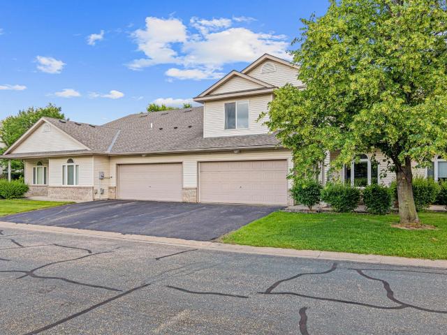 Townhouse for sale in Chaska, Minnesota