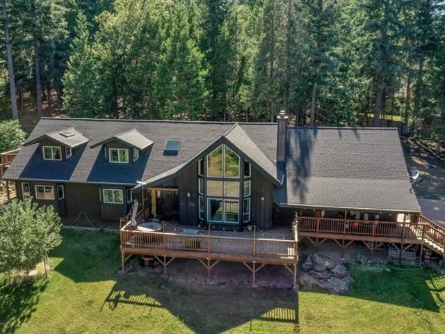 House for sale in Weed, California