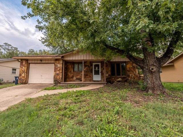 House for sale in Eudora, Douglas County