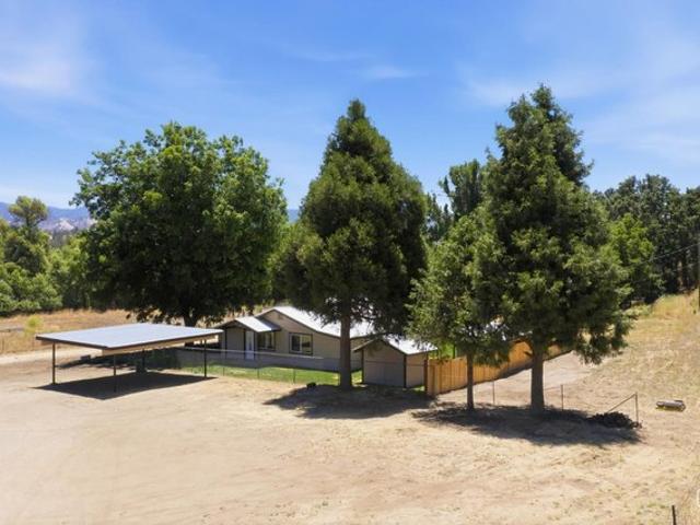 House for sale in Glennville, California