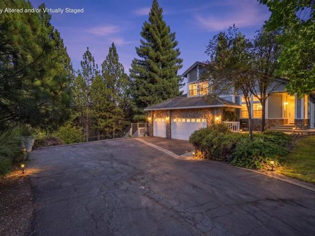 House for sale in Applegate, California