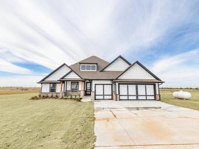 House for sale in Cashion, Oklahoma