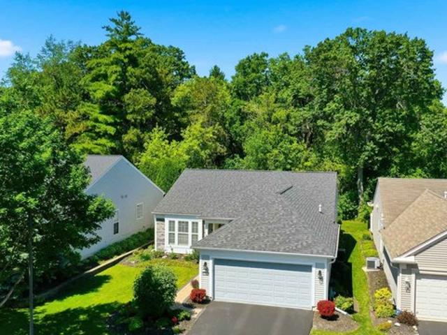 House for sale in Mchenry, Illinois