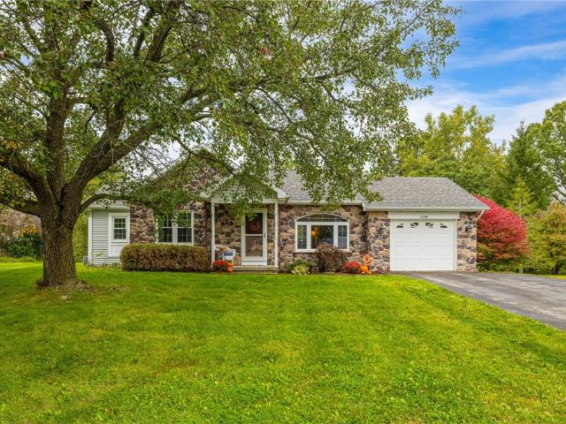 House for sale in Town of Farmington, Ontario County