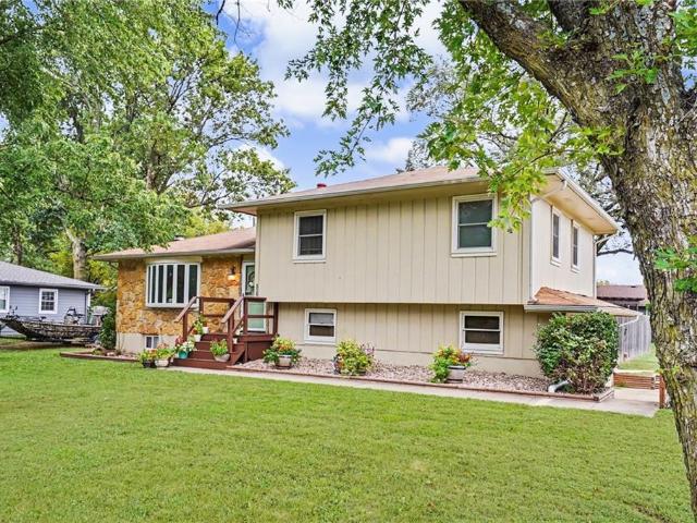 House for sale in Eudora, Douglas County