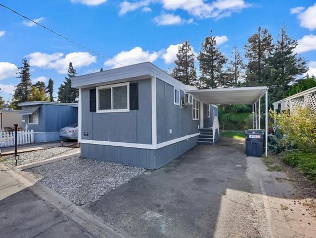 House for sale in Magic Sands Mobile Home Park, Turlock