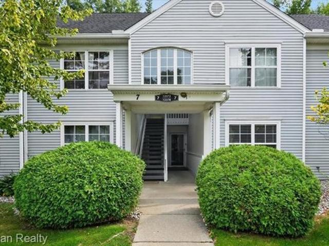 Condo for sale in Fenton, Michigan