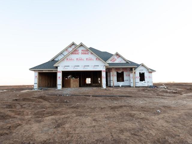 House for sale in Cashion, Oklahoma
