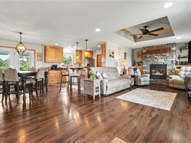 House for sale in Gravette, Benton County