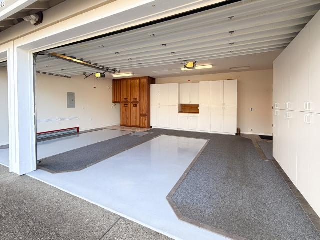 House for sale in Clackamas, Clackamas County