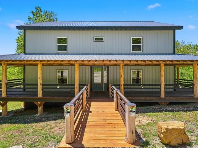 House for sale in Irvine, Kentucky