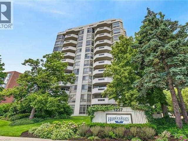 Condo for sale in Burlington, Ontario