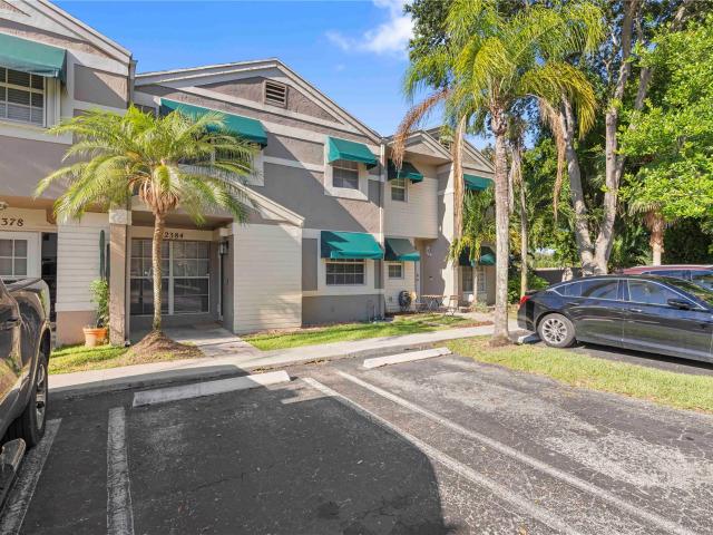 Townhouse for sale in Cooper City, Florida