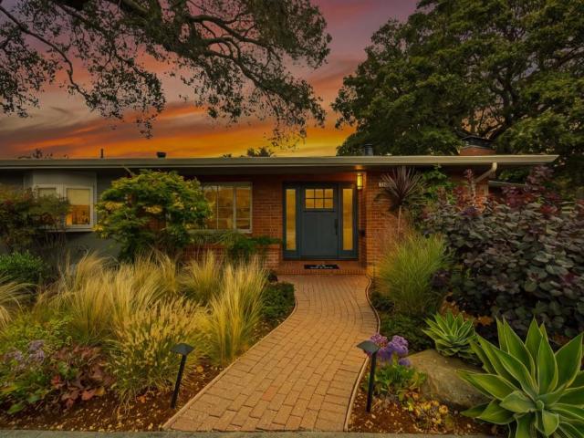 House for sale in Burlingame, San Mateo County