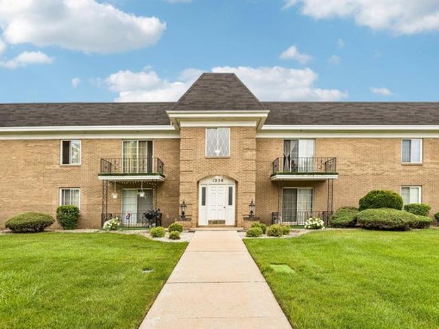 Condo for sale in Munster, Indiana