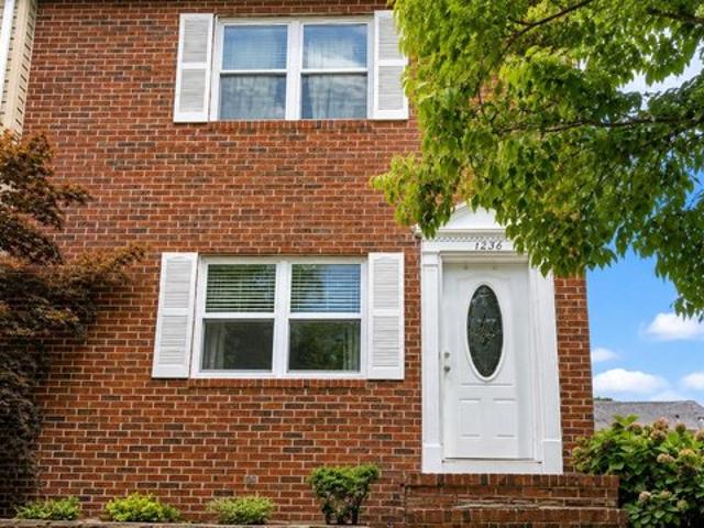 Townhouse for sale in Pasadena, Maryland