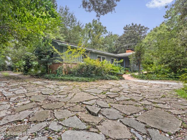 House for sale in Ocean Springs, Mississippi