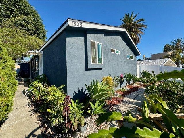 Townhouse for sale in Long Beach, California