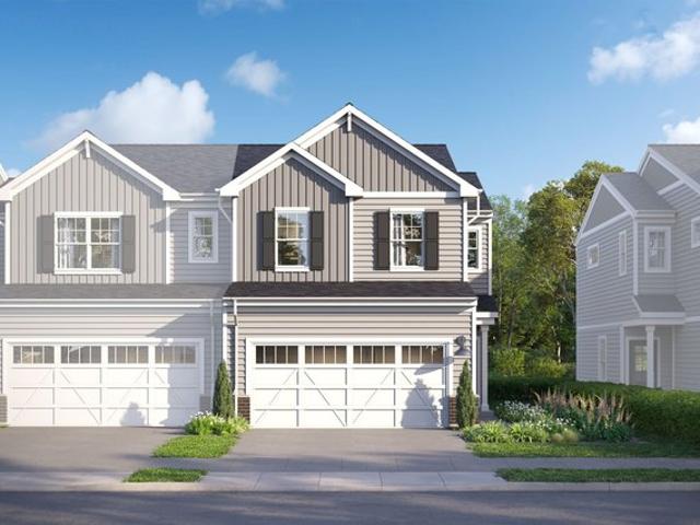 Townhouse for sale in Mchenry, Illinois