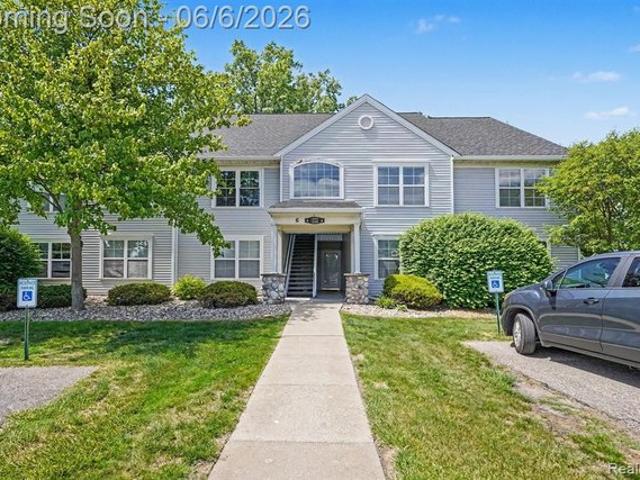 Condo for sale in Fenton, Michigan